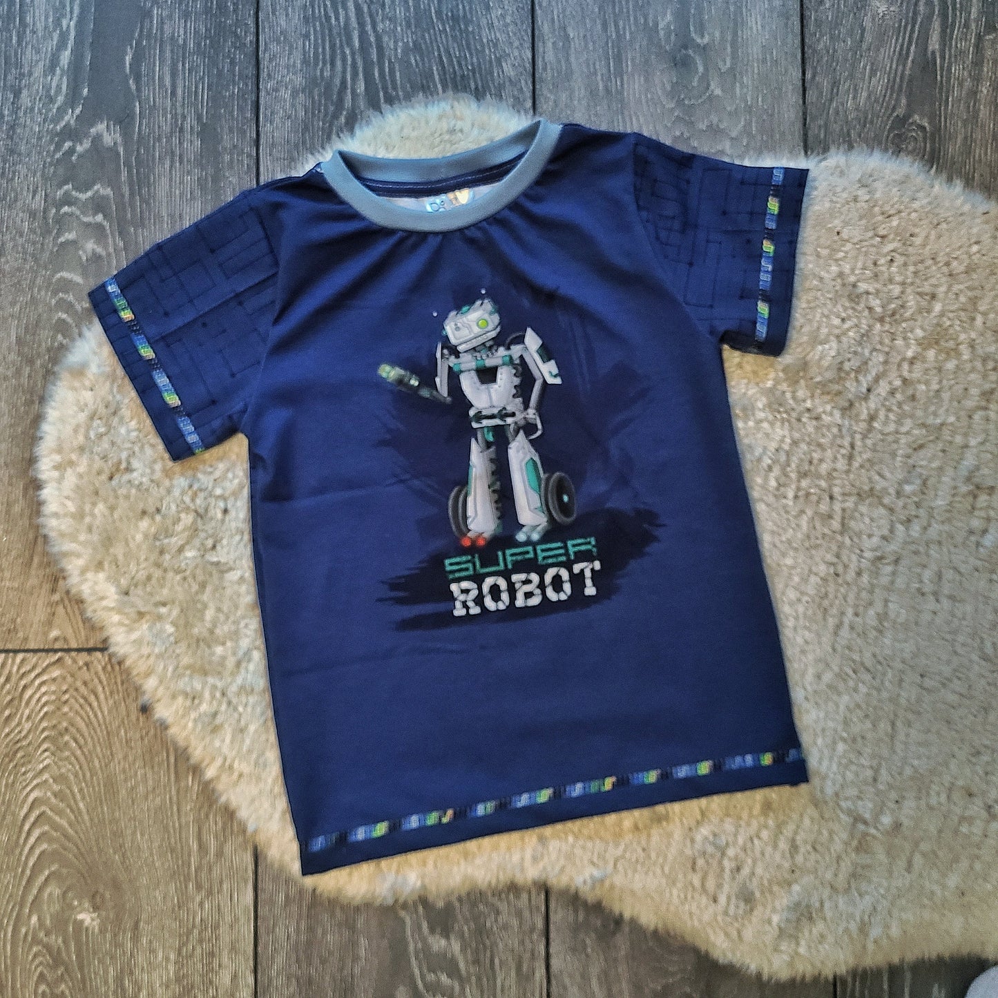 Basicshirt Gr. 116 - Roboter Dunkelblau