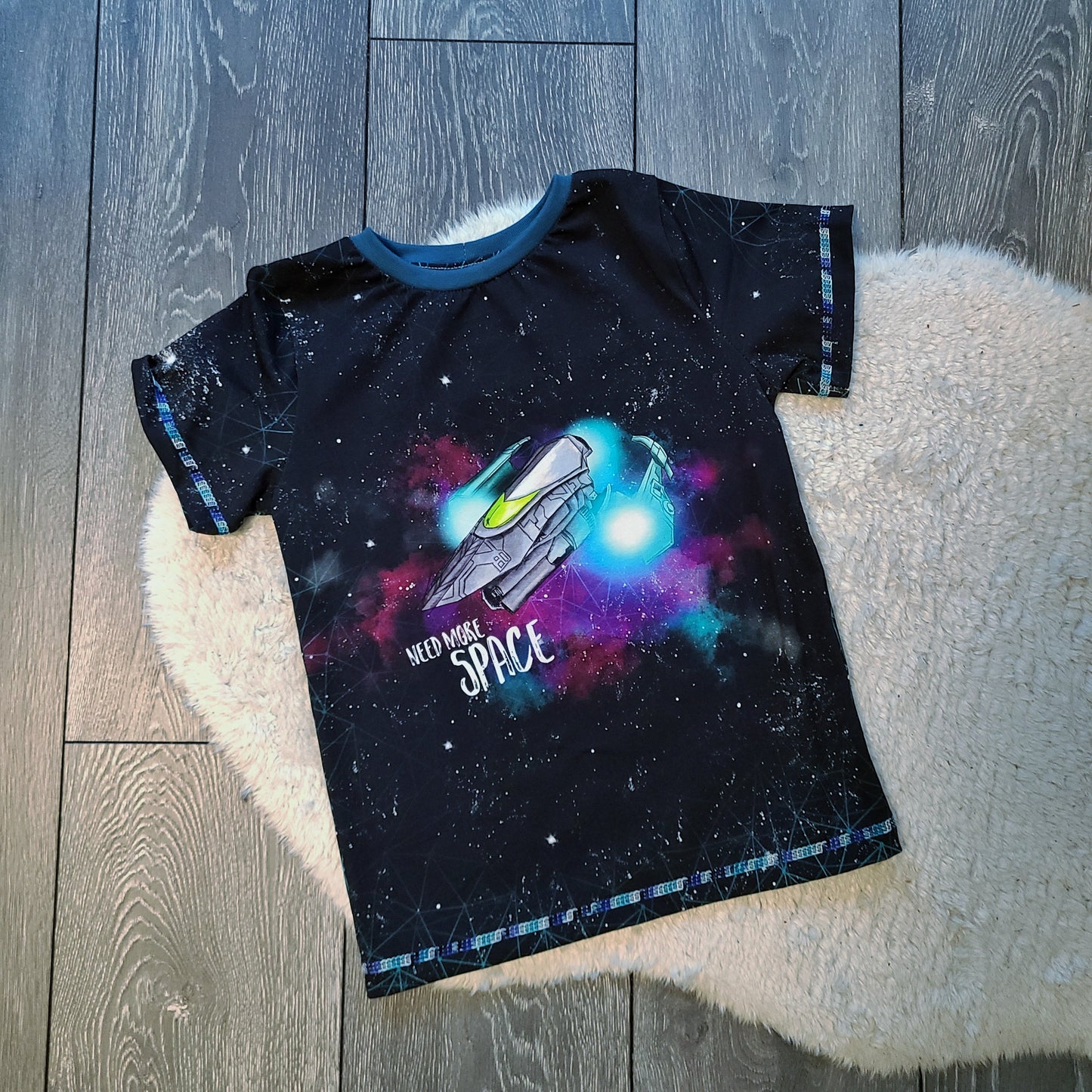 Basicshirt Gr. 128 - Space Explorer Schwarz